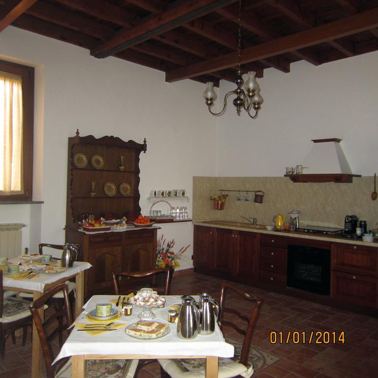מג'נטה Bed And Breakfast Azienda Agricola Cascina Salazzara חדר תמונה