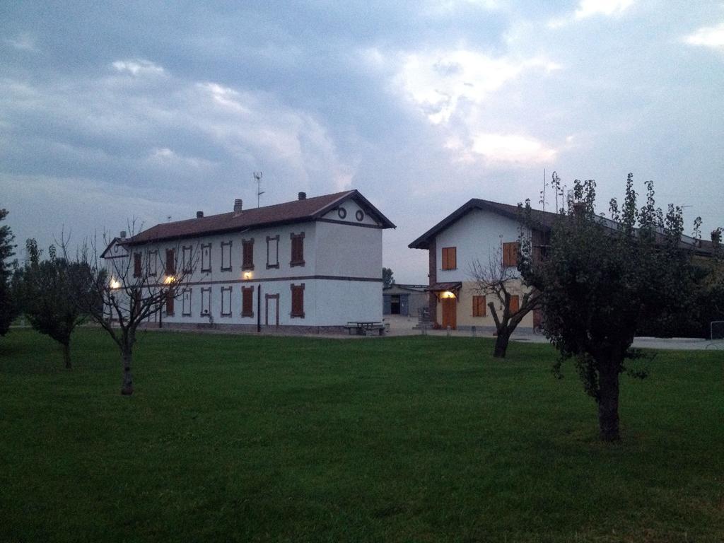 מג'נטה Bed And Breakfast Azienda Agricola Cascina Salazzara מראה חיצוני תמונה
